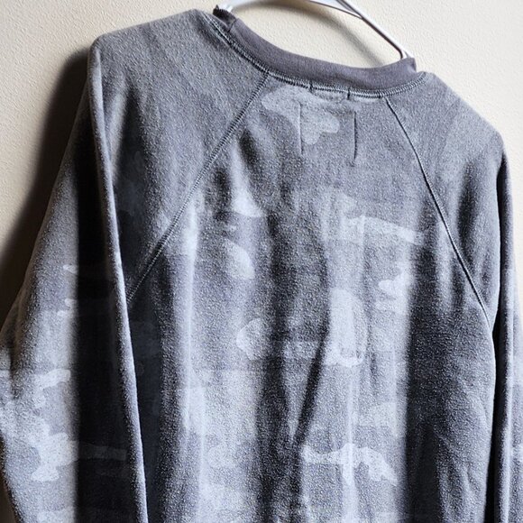 American Eagle Outfitters Gray Camo Crew Neck Jegging Fit Sweatshirt Size Small - Picture 12 of 15